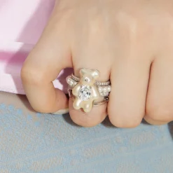 Paradise / Mini Pearlescent Bear Layers Ring