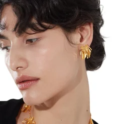 Ripple / Butterfly Short Tassel Earrings