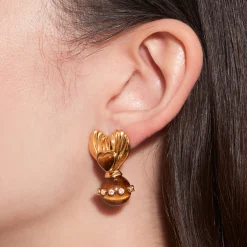 Tasty / Ball Pendant Heart Shell Earring