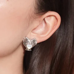 Tasty / Heart Shaped Shell Earring