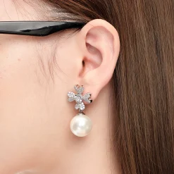 YVMIN X SHUSHUTONG / Gemstone Flower Pearl Earring
