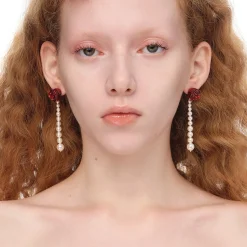 YVMIN X SHUSHUTONG / Pearl String Rose Earring